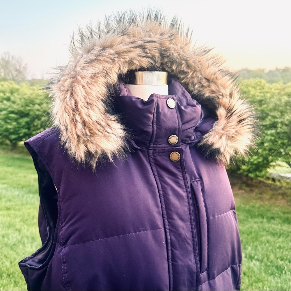 Lands’ End down puffer plus size vest with detachable hood - Picture 10 of 15